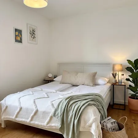The Sunny Nest - Homfi Apartamento Varsóvia