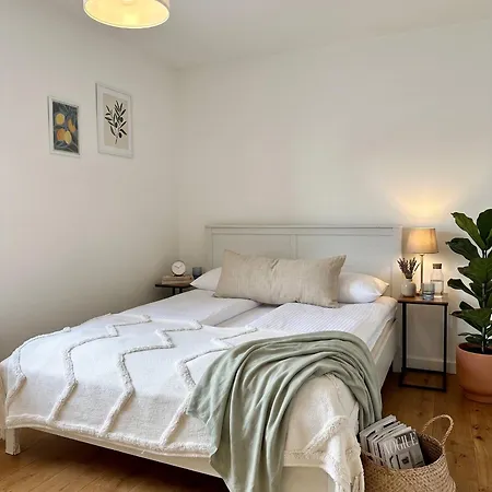The Sunny Nest - Homfi Apartamento